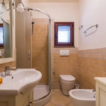A Charming Country + Bikes And Kayaks Vakantiehuis Bosa