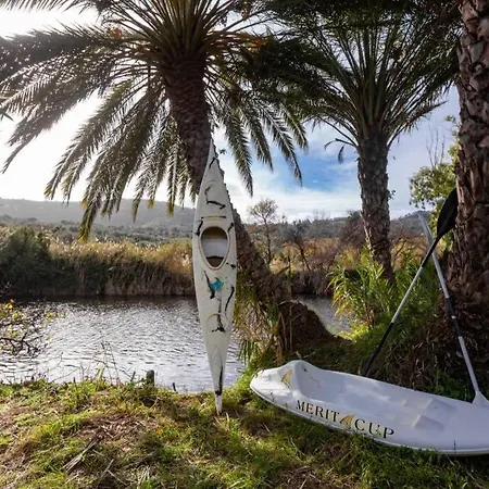 A Charming Country + Bikes And Kayaks Vakantiehuis