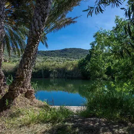 A Charming Country + Bikes And Kayaks Holiday home Bosa