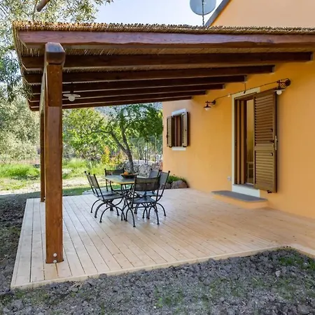 A Charming Country + Bikes And Kayaks Holiday home *