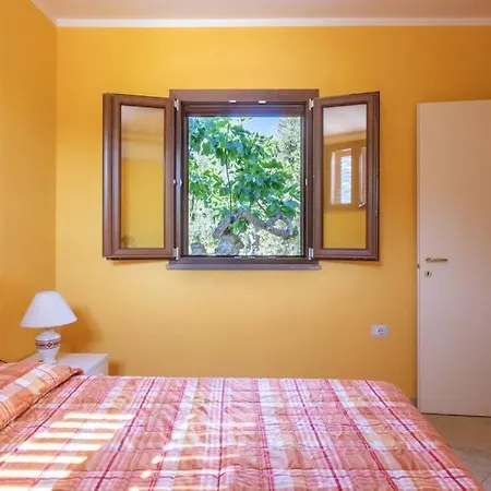 A Charming Country + Bikes And Kayaks Holiday home Bosa